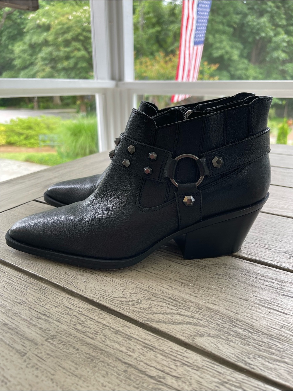 Vince Camuto Meskitte Women's Black Leather Ankle Boots Studded Strap Size 9